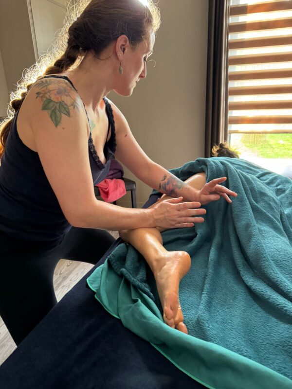 Massage Laura Lomi lomi kibido caen